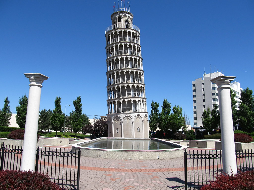 Leaning Tower of Niles Chicago